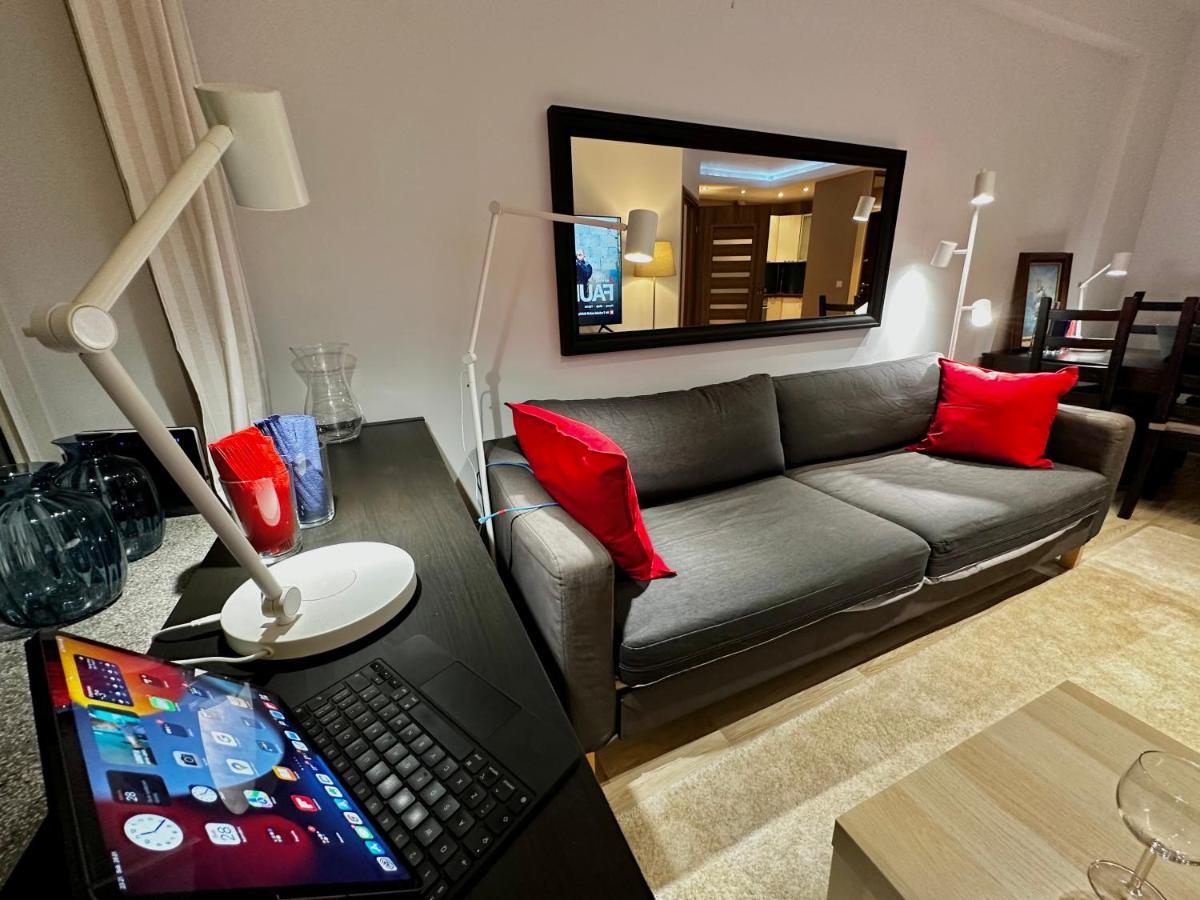 Decor 3 Metro Fast Wifi 1Gbs 80'Tv Hbo Disney Appletv Varsóvia Exterior foto
